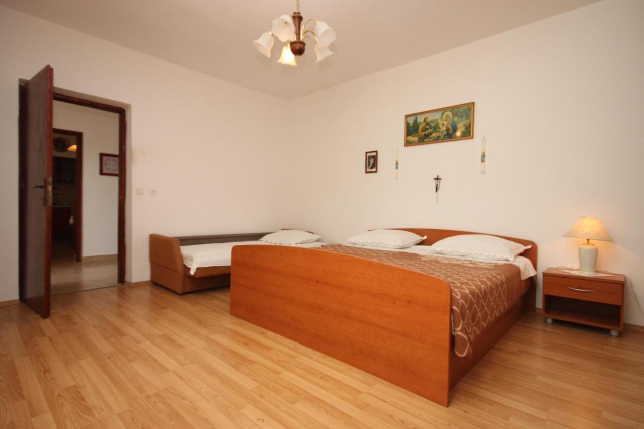 Apartments By The Sea Kustici, Pag - 6355 Zewnętrze zdjęcie