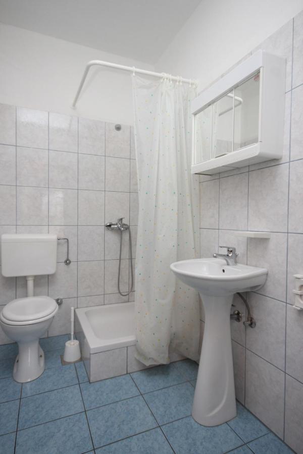 Apartments By The Sea Kustici, Pag - 6355 Zewnętrze zdjęcie