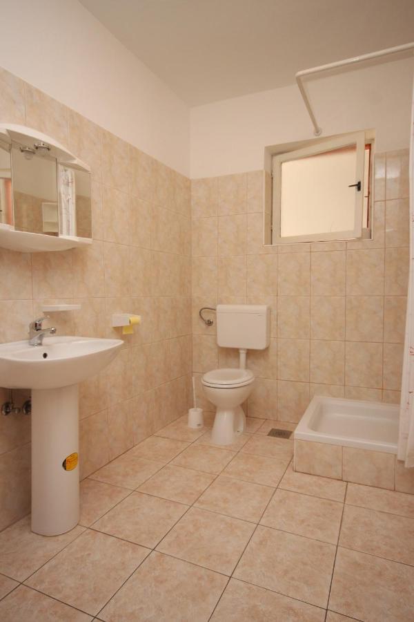 Apartments By The Sea Kustici, Pag - 6355 Zewnętrze zdjęcie